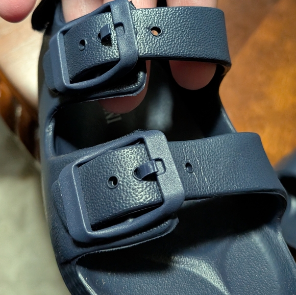 Sandles - Picture 11 of 11